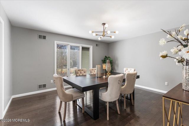 19 Seagull Lane, Lincroft, NJ 07738