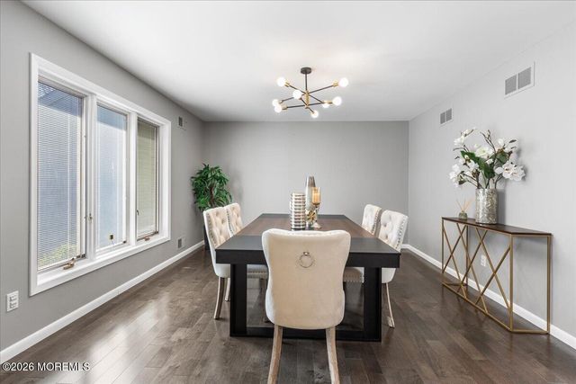 19 Seagull Lane, Lincroft, NJ 07738