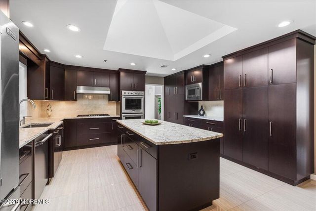 19 Seagull Lane, Lincroft, NJ 07738
