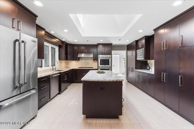 19 Seagull Lane, Lincroft, NJ 07738