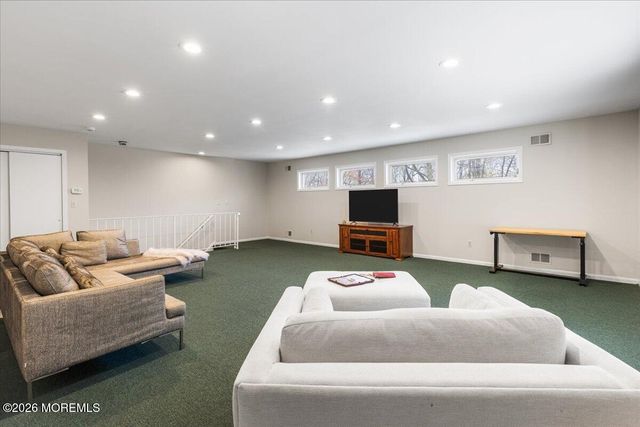 19 Seagull Lane, Lincroft, NJ 07738
