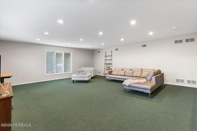 19 Seagull Lane, Lincroft, NJ 07738