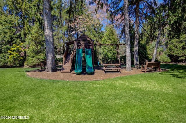 19 Seagull Lane, Lincroft, NJ 07738