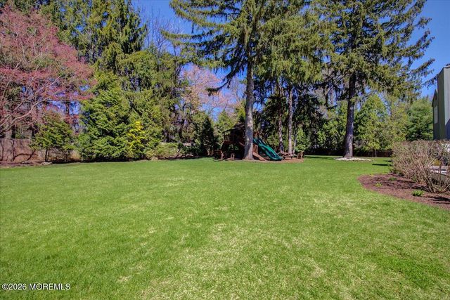 19 Seagull Lane, Lincroft, NJ 07738