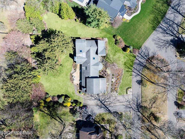 19 Seagull Lane, Lincroft, NJ 07738