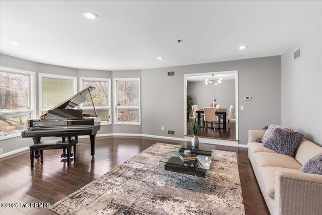 19 Seagull Lane, Lincroft, NJ 07738