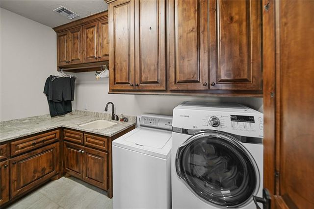 713 N HWY 76 Highway, Newcastle, OK 73065