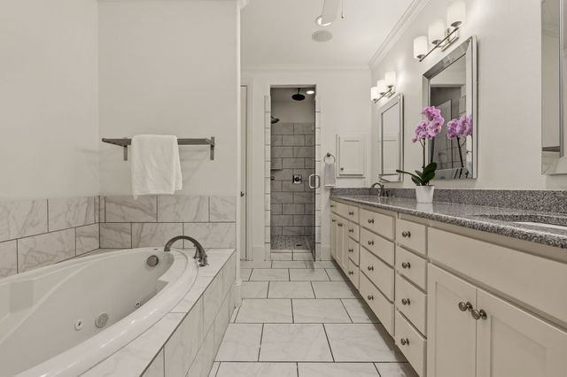 2417 Worthington Street, Dallas, TX 75204