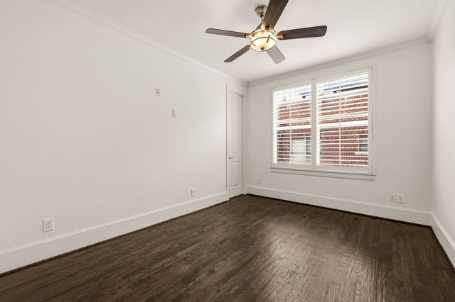 2417 Worthington Street, Dallas, TX 75204