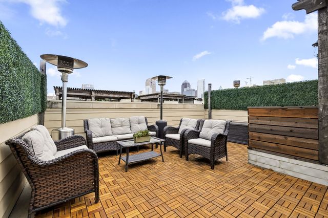 2417 Worthington Street, Dallas, TX 75204