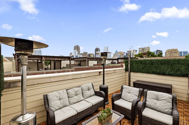 2417 Worthington Street, Dallas, TX 75204