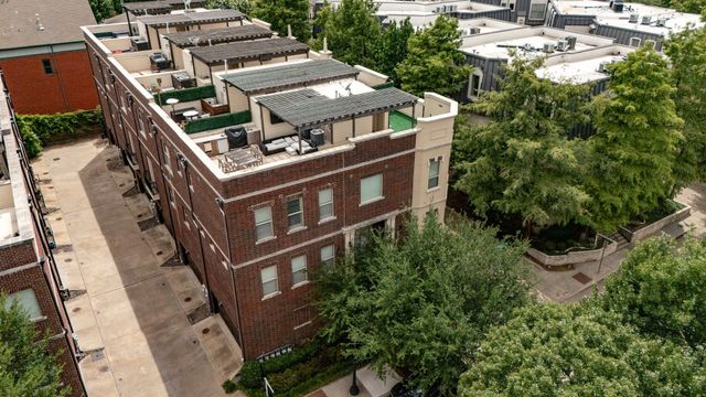 2417 Worthington Street, Dallas, TX 75204