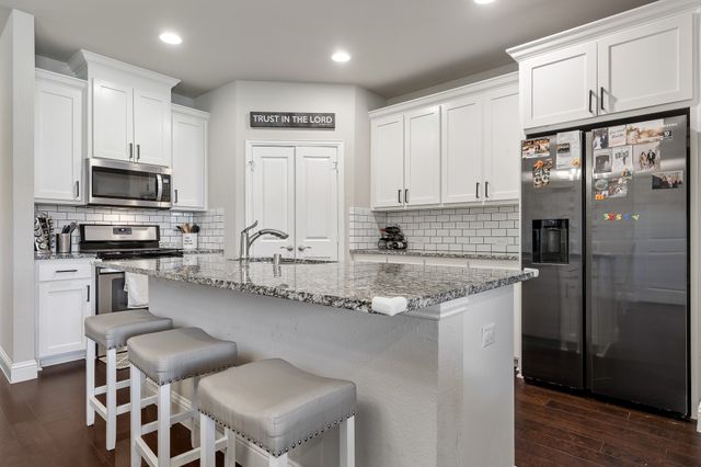 896 Hatton Sumner Place, Arlington, TX 76005