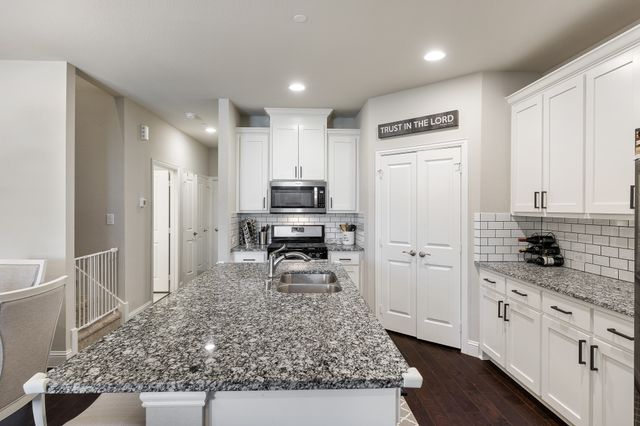 896 Hatton Sumner Place, Arlington, TX 76005