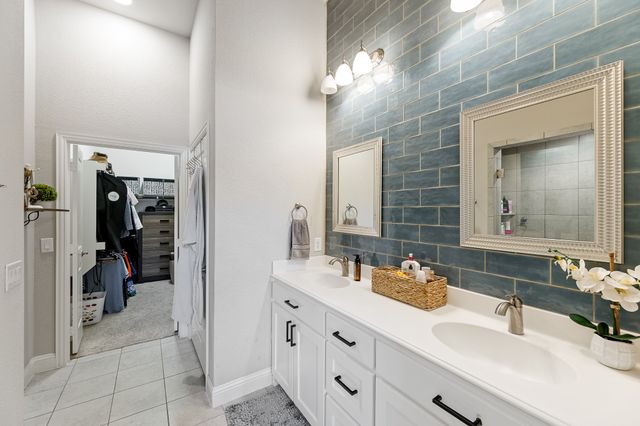 896 Hatton Sumner Place, Arlington, TX 76005