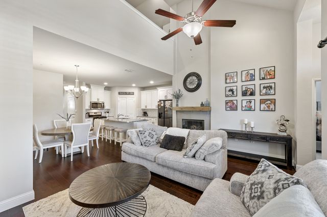896 Hatton Sumner Place, Arlington, TX 76005