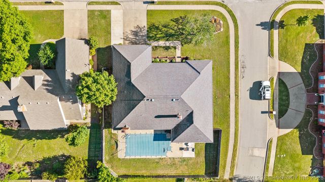 2649 Regency Road, Bartlesville, OK 74006
