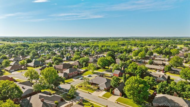2649 Regency Road, Bartlesville, OK 74006