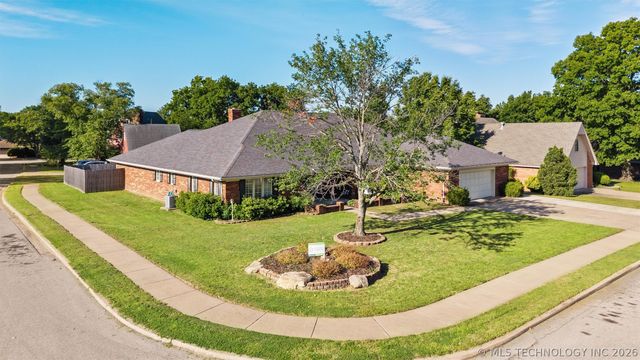 2649 Regency Road, Bartlesville, OK 74006