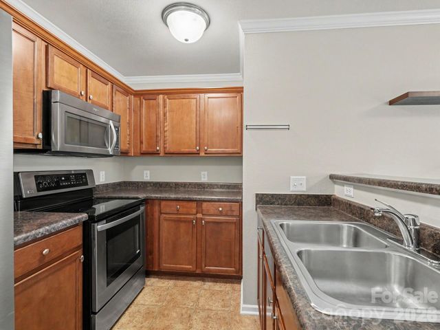 5529 Idlewild Road N, Charlotte, NC 28227