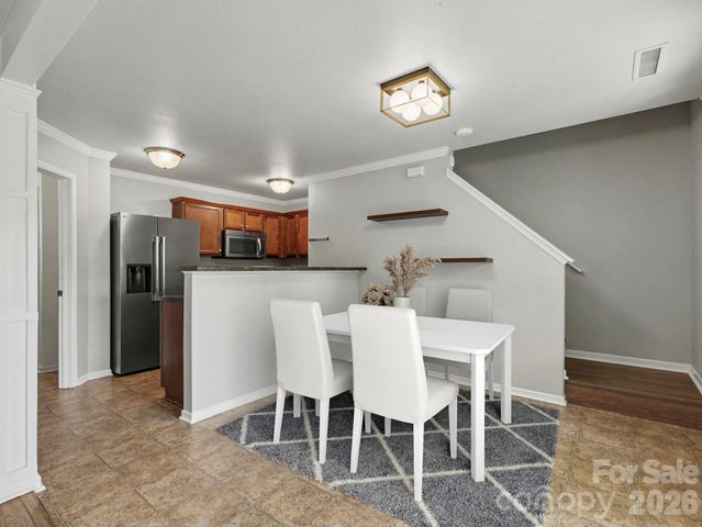 5529 Idlewild Road N, Charlotte, NC 28227