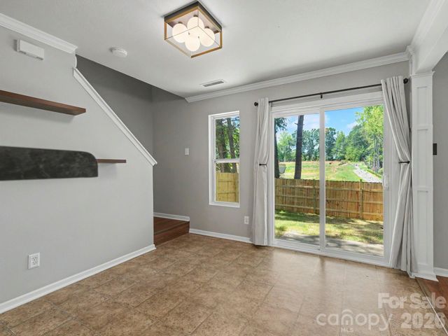 5529 Idlewild Road N, Charlotte, NC 28227