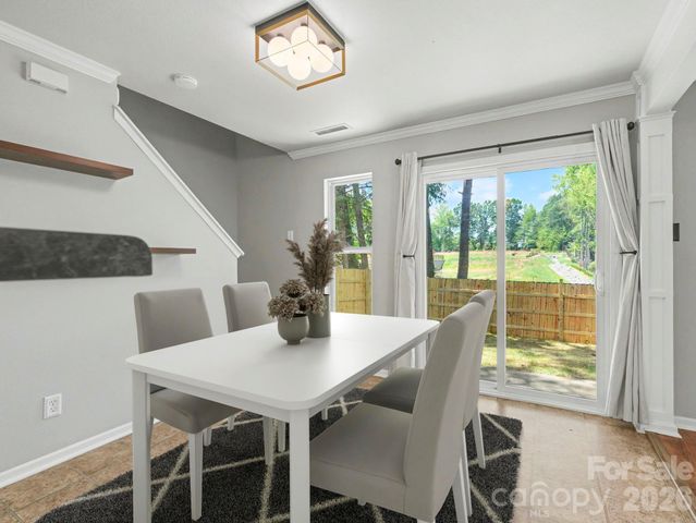 5529 Idlewild Road N, Charlotte, NC 28227