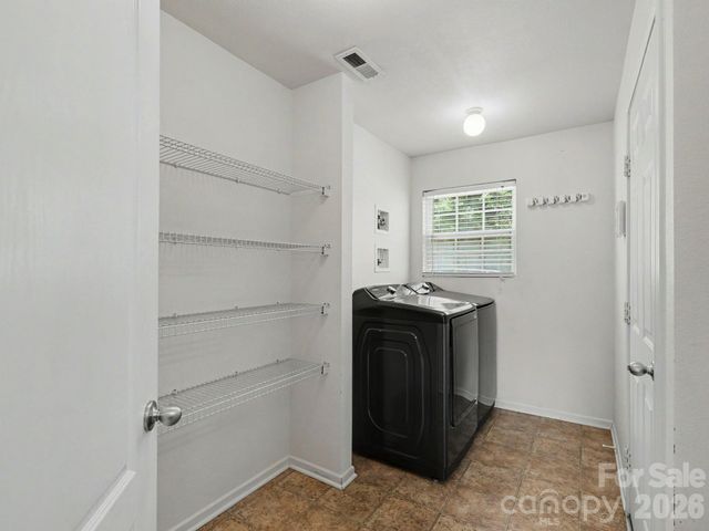 5529 Idlewild Road N, Charlotte, NC 28227