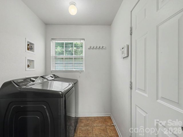 5529 Idlewild Road N, Charlotte, NC 28227