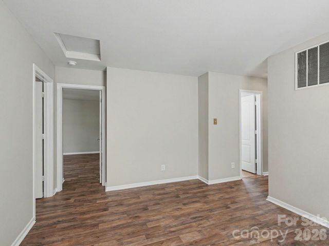 5529 Idlewild Road N, Charlotte, NC 28227