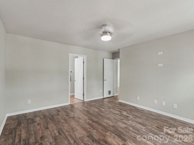 5529 Idlewild Road N, Charlotte, NC 28227