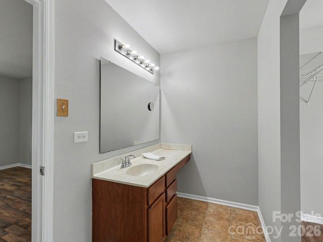 5529 Idlewild Road N, Charlotte, NC 28227