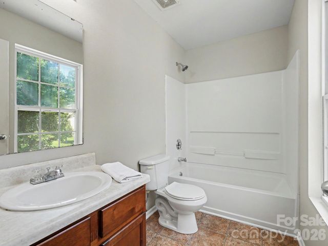 5529 Idlewild Road N, Charlotte, NC 28227
