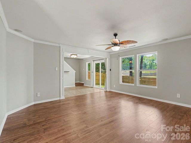 5529 Idlewild Road N, Charlotte, NC 28227