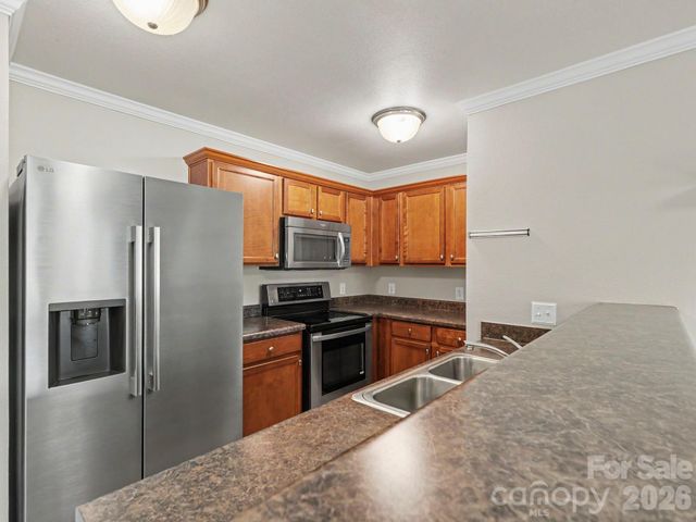 5529 Idlewild Road N, Charlotte, NC 28227