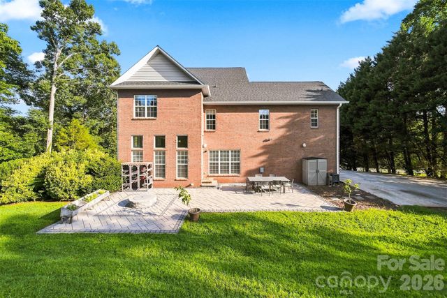 1221 Willow Creek Drive, Newton, NC 28658