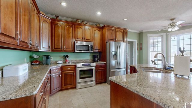 9180 State Route 80 W, Mayfield, KY 42066