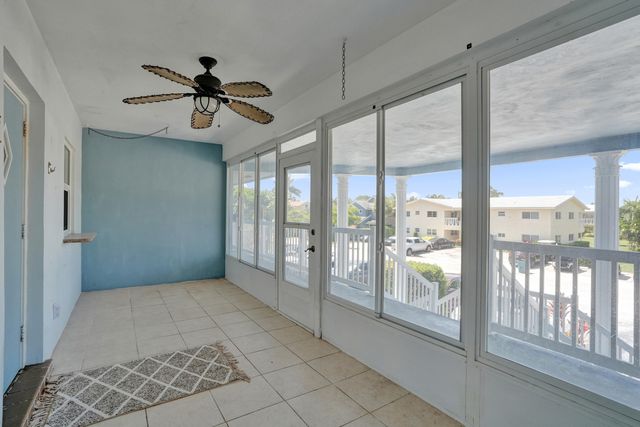 2734 NE 27th Court 17, Lighthouse Point, FL 33064