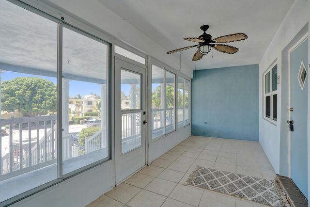 2734 NE 27th Court 17, Lighthouse Point, FL 33064