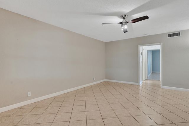 2734 NE 27th Court 17, Lighthouse Point, FL 33064