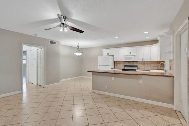 2734 NE 27th Court 17, Lighthouse Point, FL 33064