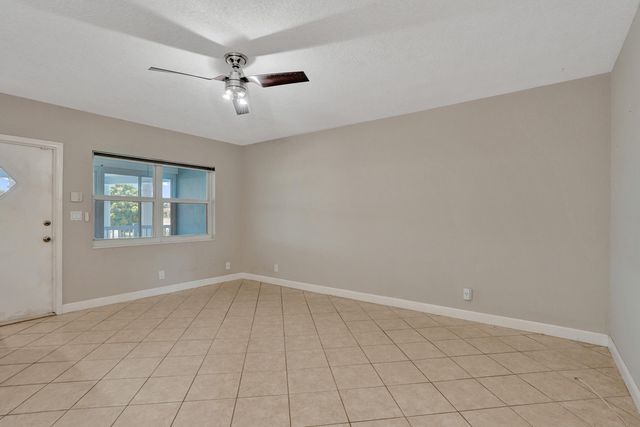 2734 NE 27th Court 17, Lighthouse Point, FL 33064