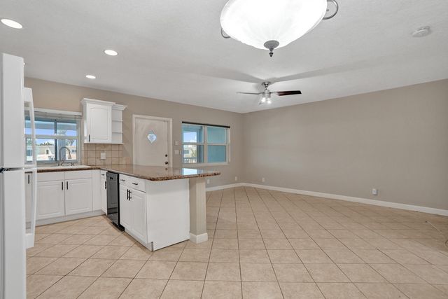2734 NE 27th Court 17, Lighthouse Point, FL 33064