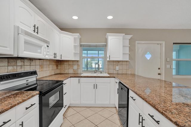 2734 NE 27th Court 17, Lighthouse Point, FL 33064