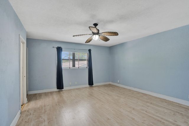 2734 NE 27th Court 17, Lighthouse Point, FL 33064