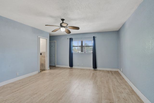 2734 NE 27th Court 17, Lighthouse Point, FL 33064