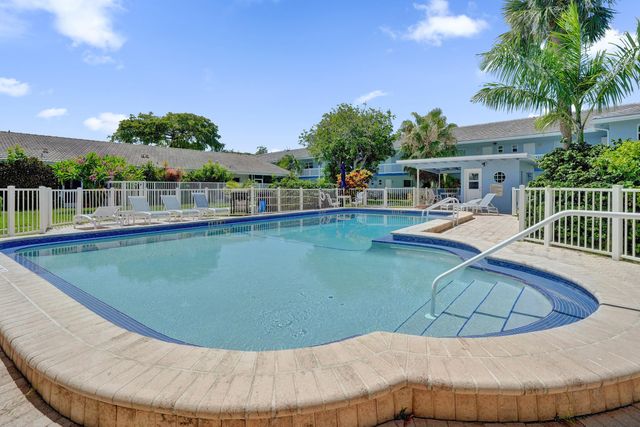 2734 NE 27th Court 17, Lighthouse Point, FL 33064