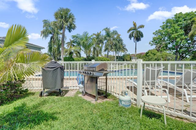 2734 NE 27th Court 17, Lighthouse Point, FL 33064