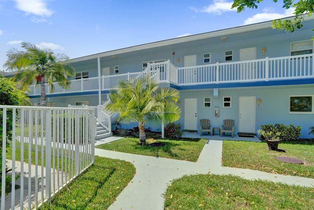 2734 NE 27th Court 17, Lighthouse Point, FL 33064