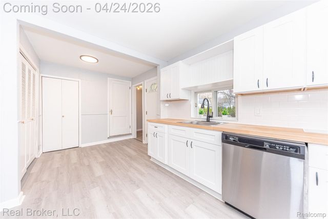 31732 Alvin Street, Garden City, MI 48135